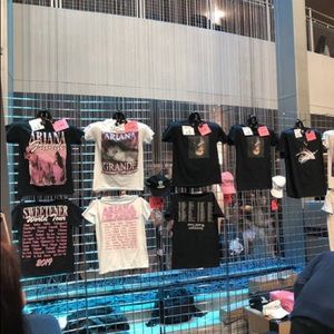 Selling my Ariana & Taylor merch don’t buy listing DM me what you’re looking for